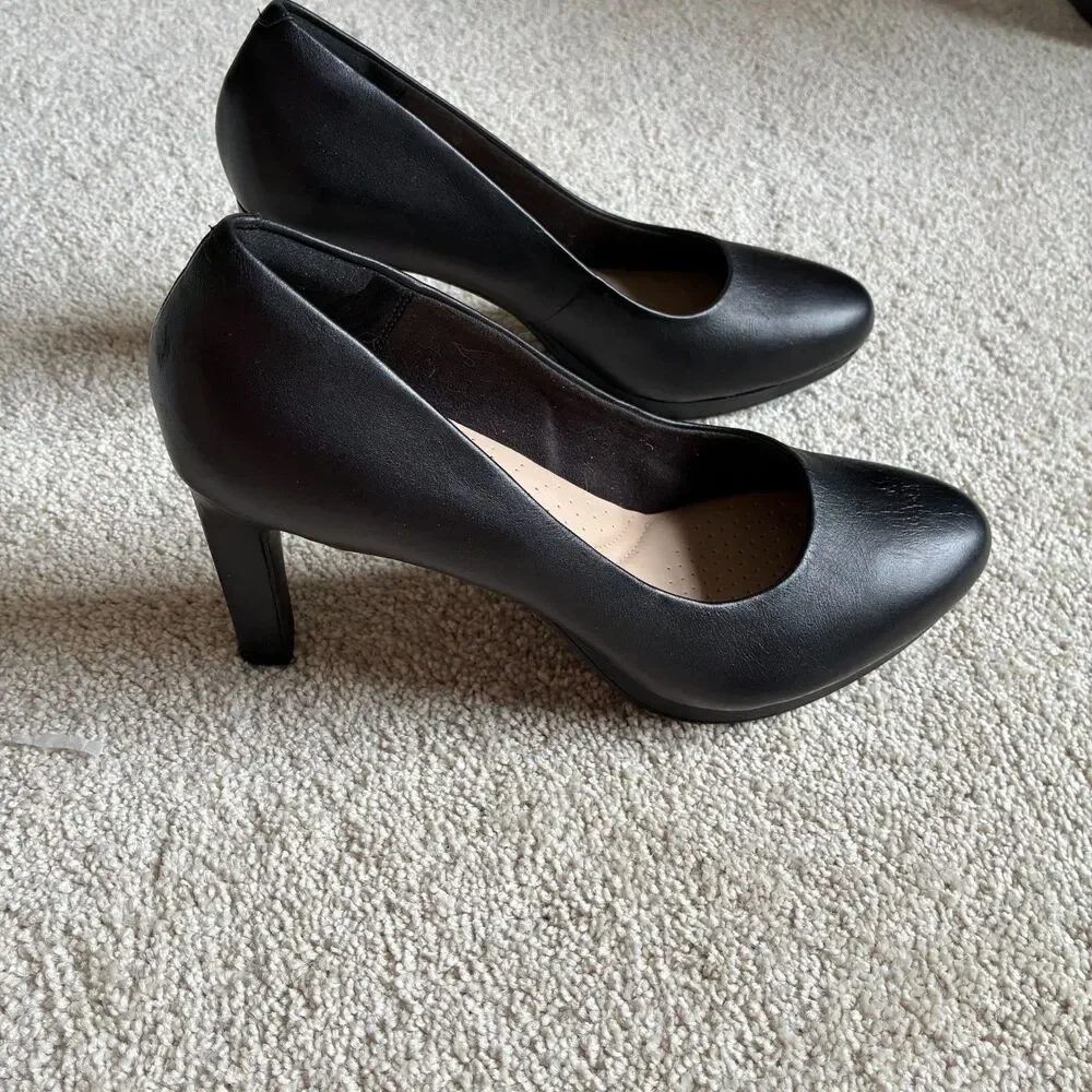 Clarks Ambyr Joy platform pumps black leather cushioned insole size 10